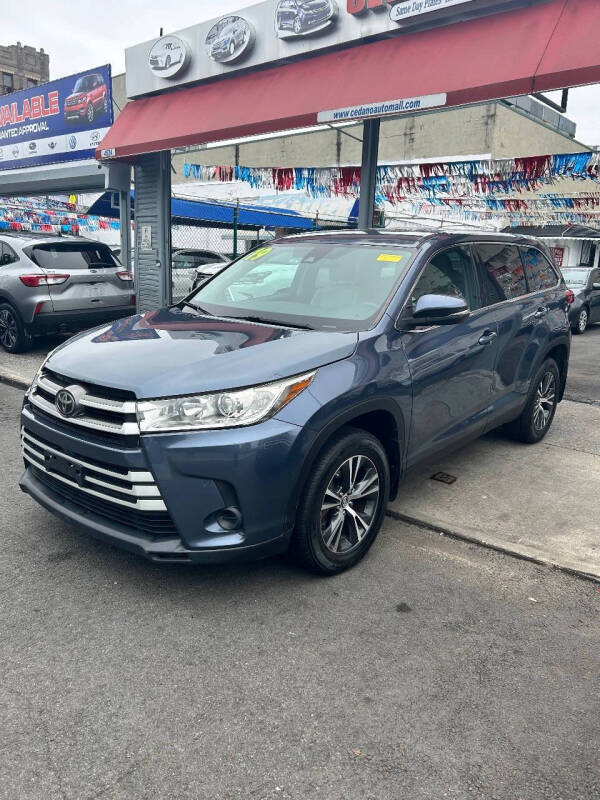 
								2019 Toyota Highlander LE full									