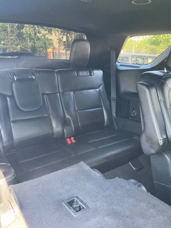 
								2020 Ford Explorer XLT full									