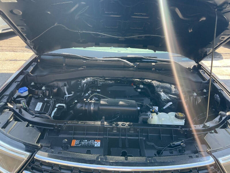 
								2020 Ford Explorer XLT full									