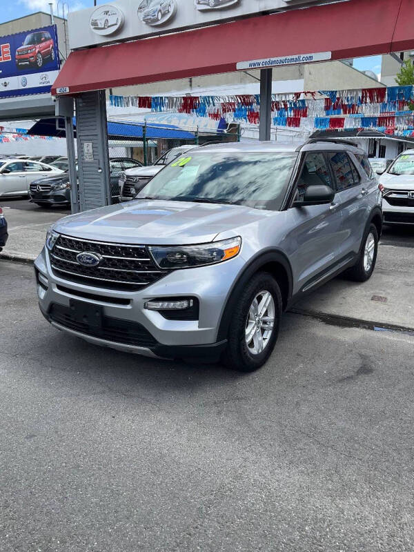 
								2020 Ford Explorer XLT full									