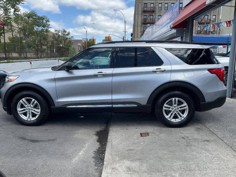 
								2020 Ford Explorer XLT full									