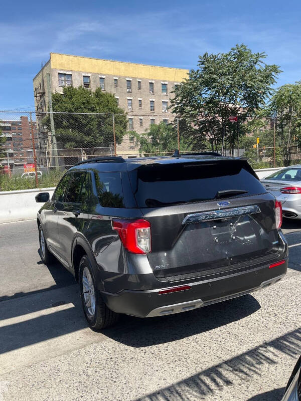 
								2020 Ford Explorer XLT full									