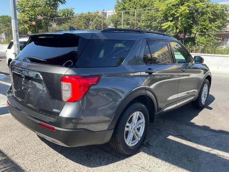 
								2020 Ford Explorer XLT full									