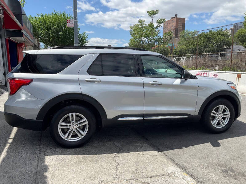 
								2020 Ford Explorer XLT full									