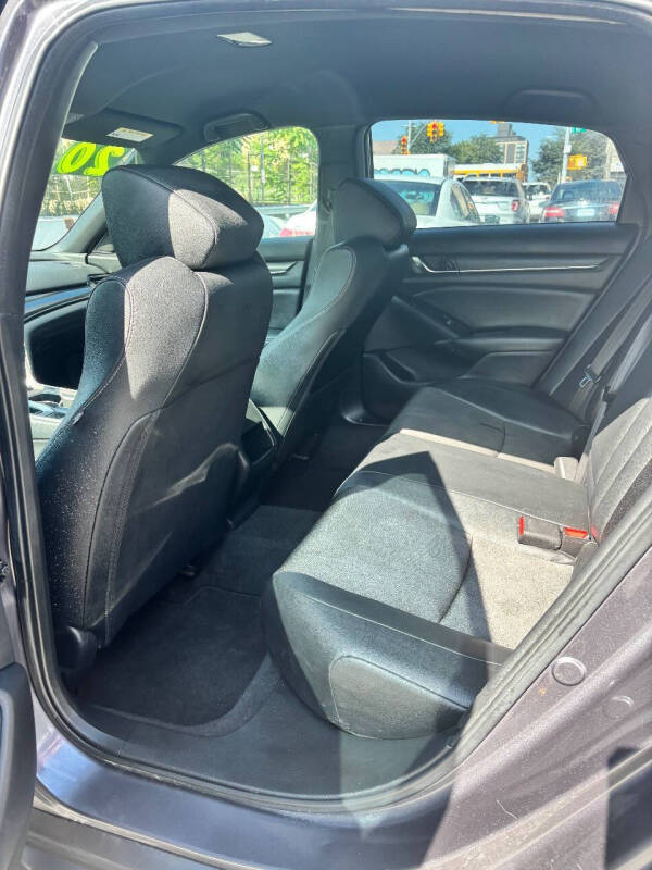 
								2020 Honda Accord Sport full									