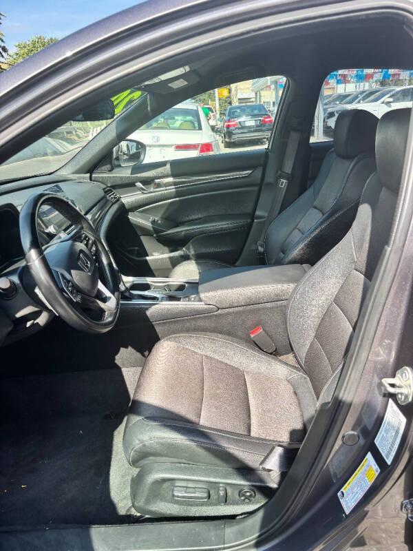 
								2020 Honda Accord Sport full									