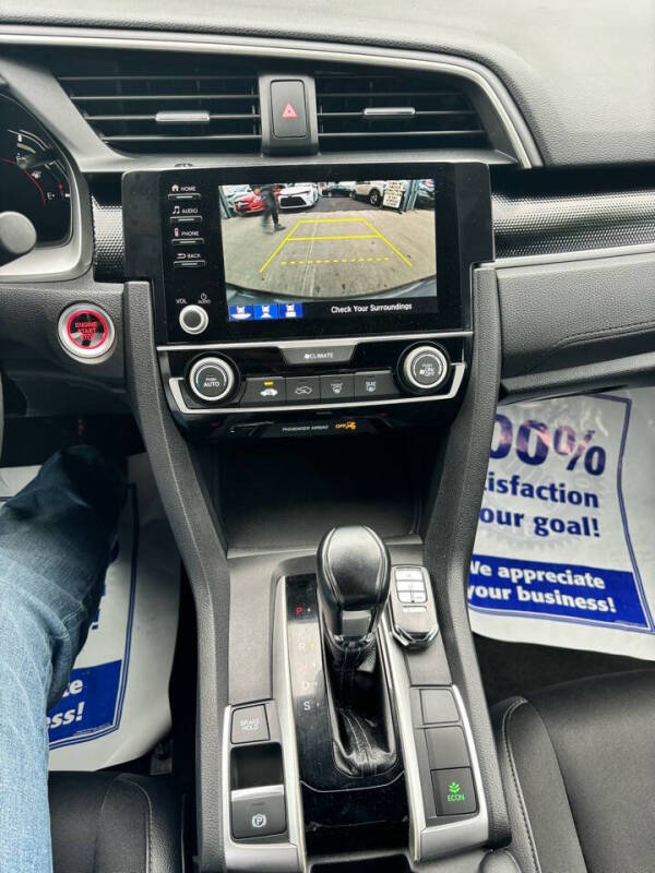 
								2020 Honda Civic Sport full									