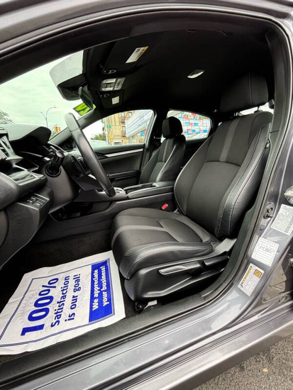 
								2020 Honda Civic Sport full									