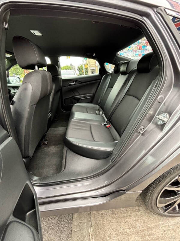 
								2020 Honda Civic Sport full									