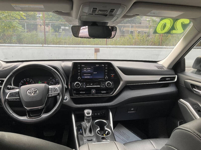 
								2020 Toyota Highlander XLE AWD XLE 4dr SUV full									