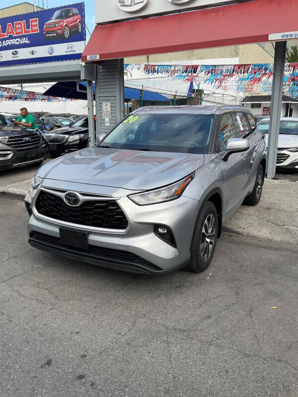 
								2020 Toyota Highlander XLE AWD XLE 4dr SUV full									