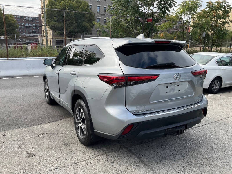 
								2020 Toyota Highlander XLE AWD XLE 4dr SUV full									