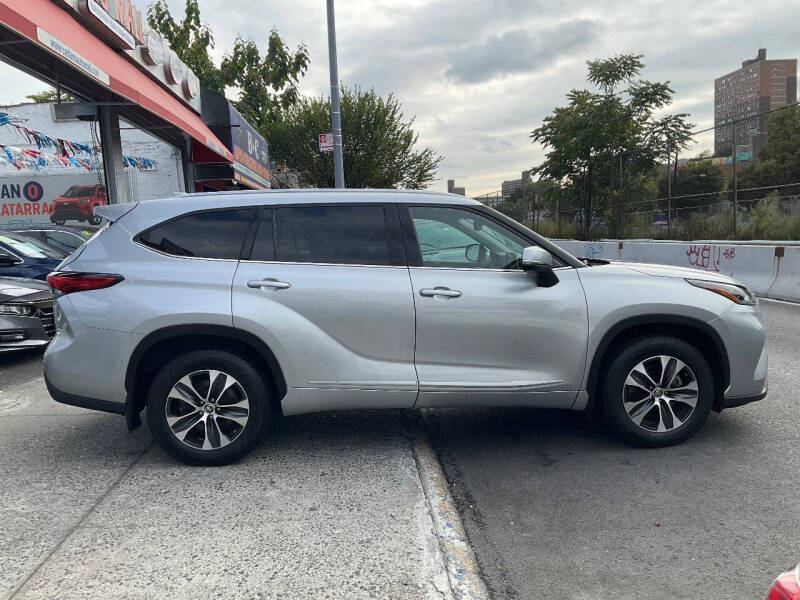 
								2020 Toyota Highlander XLE AWD XLE 4dr SUV full									