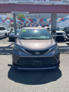 2022 Toyota Sienna LE 8-Passenger