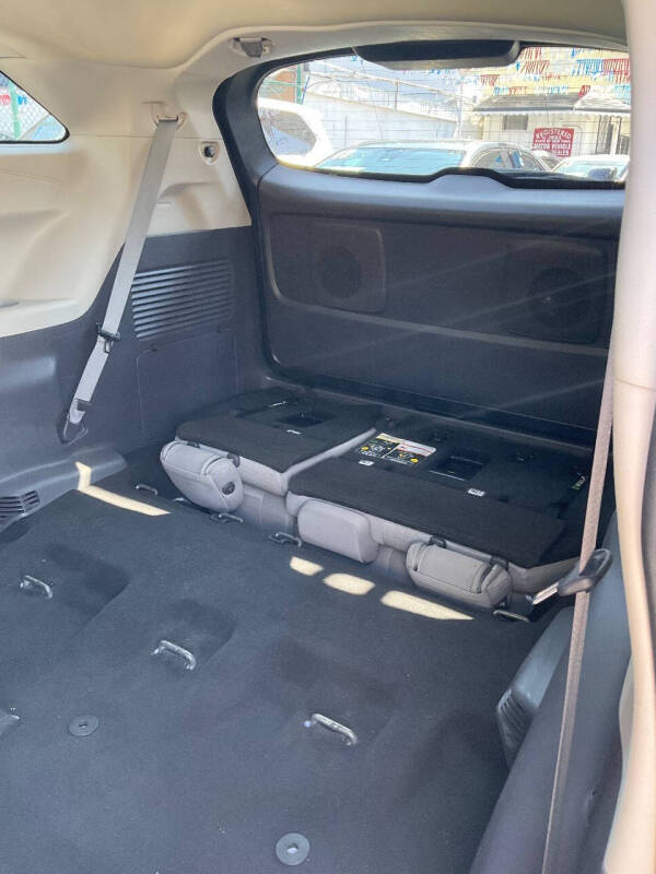 
								2022 Toyota Sienna LE 8-Passenger full									