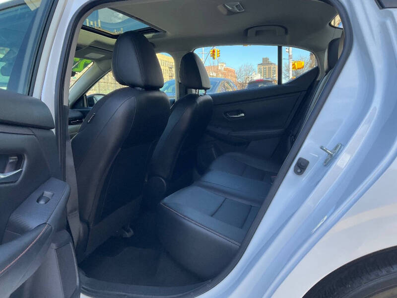 
								2023 Nissan Sentra SR full									