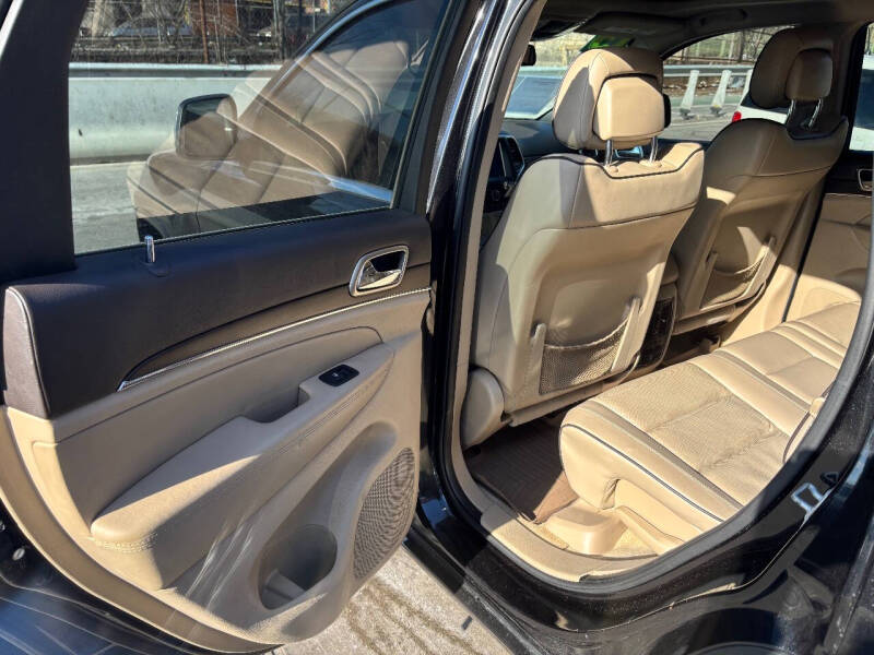 
								2015 Jeep Grand Cherokee Overland 4×4 Overland 4dr SUV full									