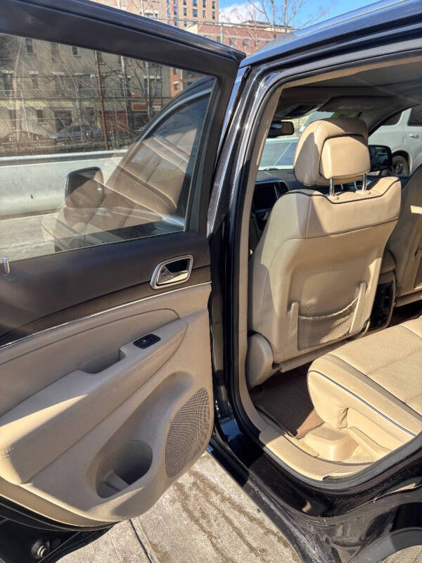 
								2015 Jeep Grand Cherokee Overland 4×4 Overland 4dr SUV full									