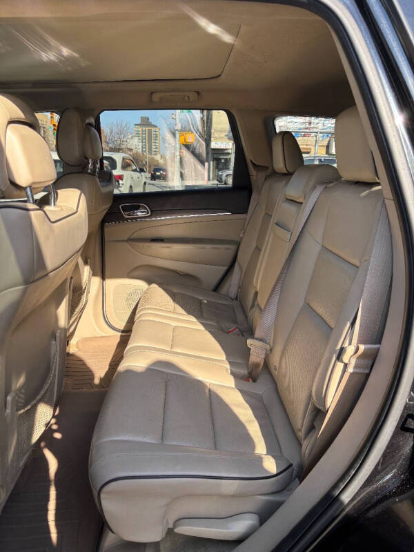 
								2015 Jeep Grand Cherokee Overland 4×4 Overland 4dr SUV full									