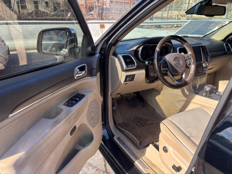 
								2015 Jeep Grand Cherokee Overland 4×4 Overland 4dr SUV full									