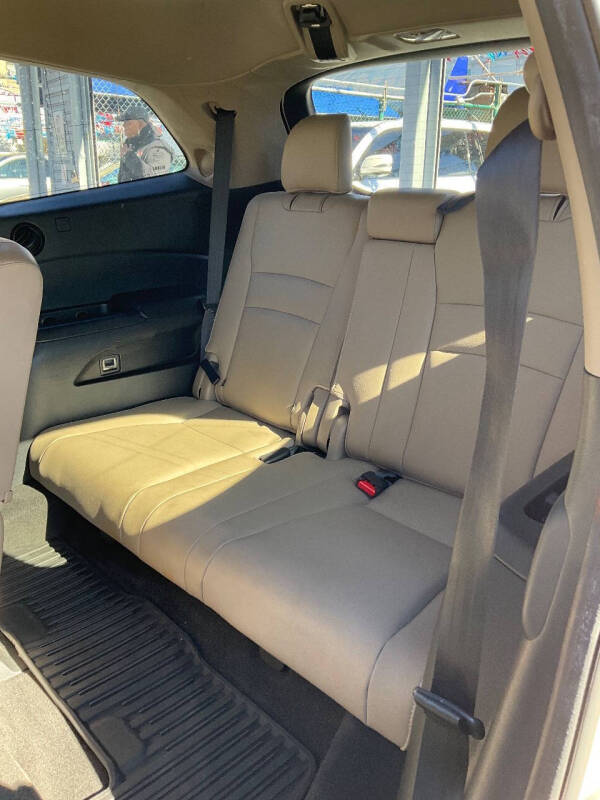 
								2016 Honda Pilot Touring 4dr SUV full									