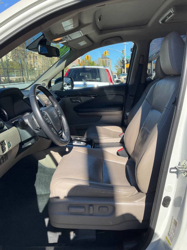 
								2016 Honda Pilot Touring 4dr SUV full									