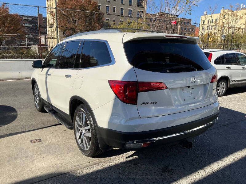 
								2016 Honda Pilot Touring 4dr SUV full									