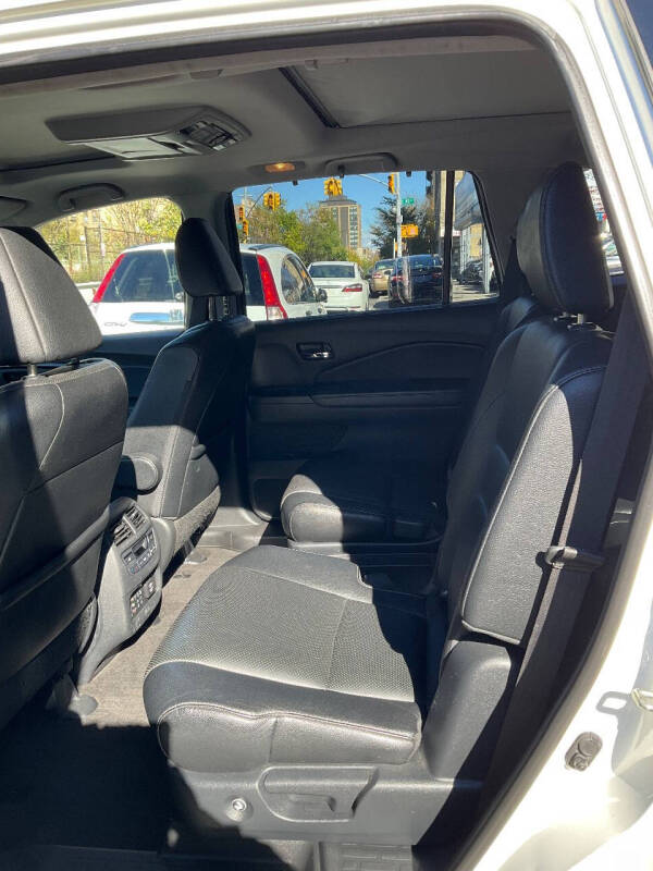 
								2017 Honda Pilot Elite AWD Elite 4dr SUV full									