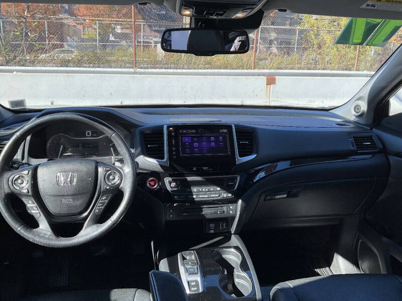 
								2017 Honda Pilot Elite AWD Elite 4dr SUV full									