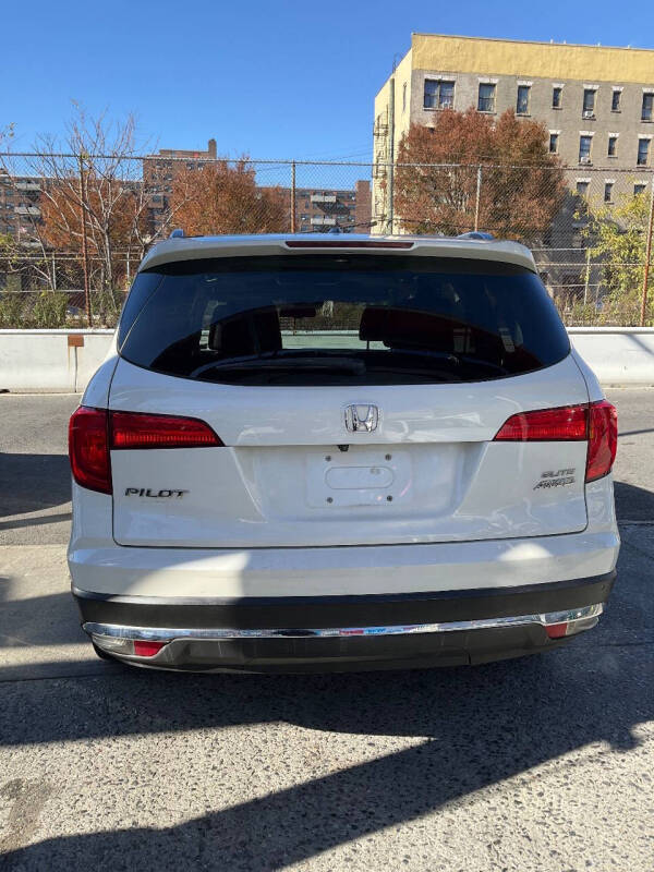 
								2017 Honda Pilot Elite AWD Elite 4dr SUV full									