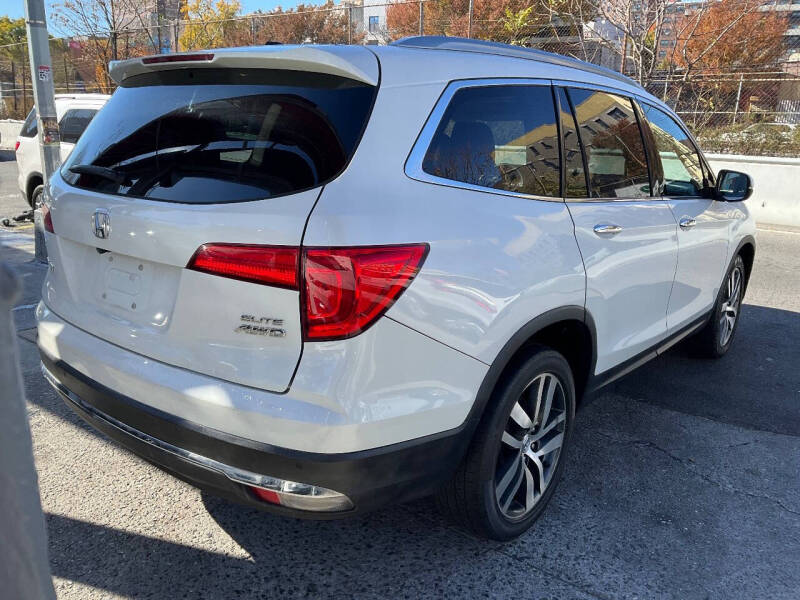 
								2017 Honda Pilot Elite AWD Elite 4dr SUV full									