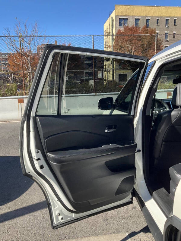 
								2017 Honda Pilot Elite AWD Elite 4dr SUV full									