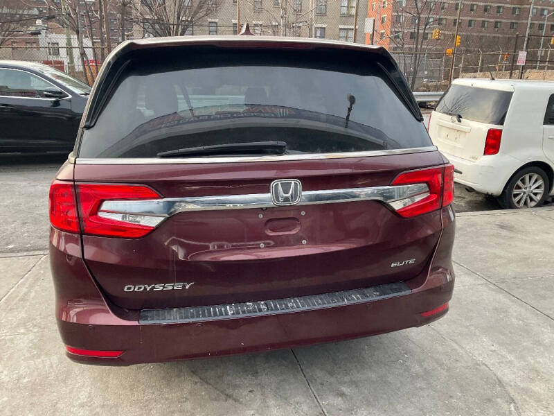 
								2018 Honda Odyssey Elite Elite 4dr Mini-Van full									