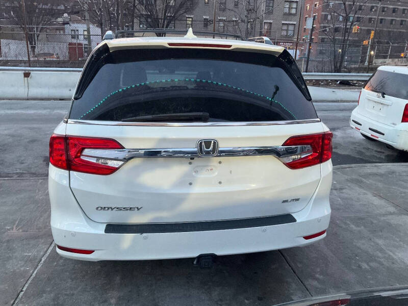 
								2018 Honda Odyssey Elite Elite 4dr Mini-Van full									