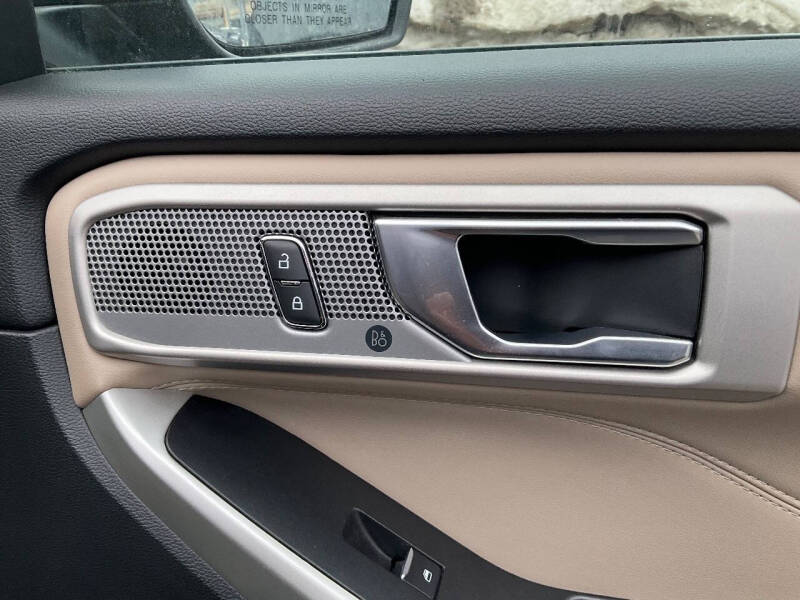 
								2020 Ford Explorer Limited AWD Limited 4dr SUV full									