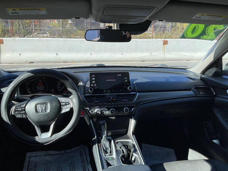 
								2020 Honda Accord LX LX 4dr Sedan full									