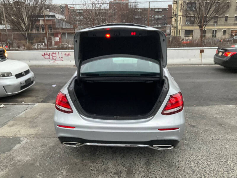 
								2020 Mercedes-Benz E-Class E 350 4MATIC full									